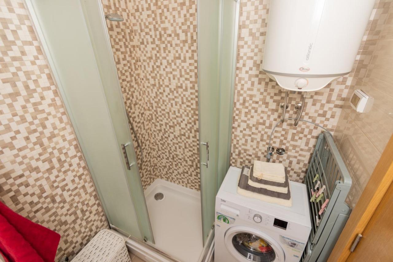 Lux City Apartment With Parking Podgoriţa Exterior foto
