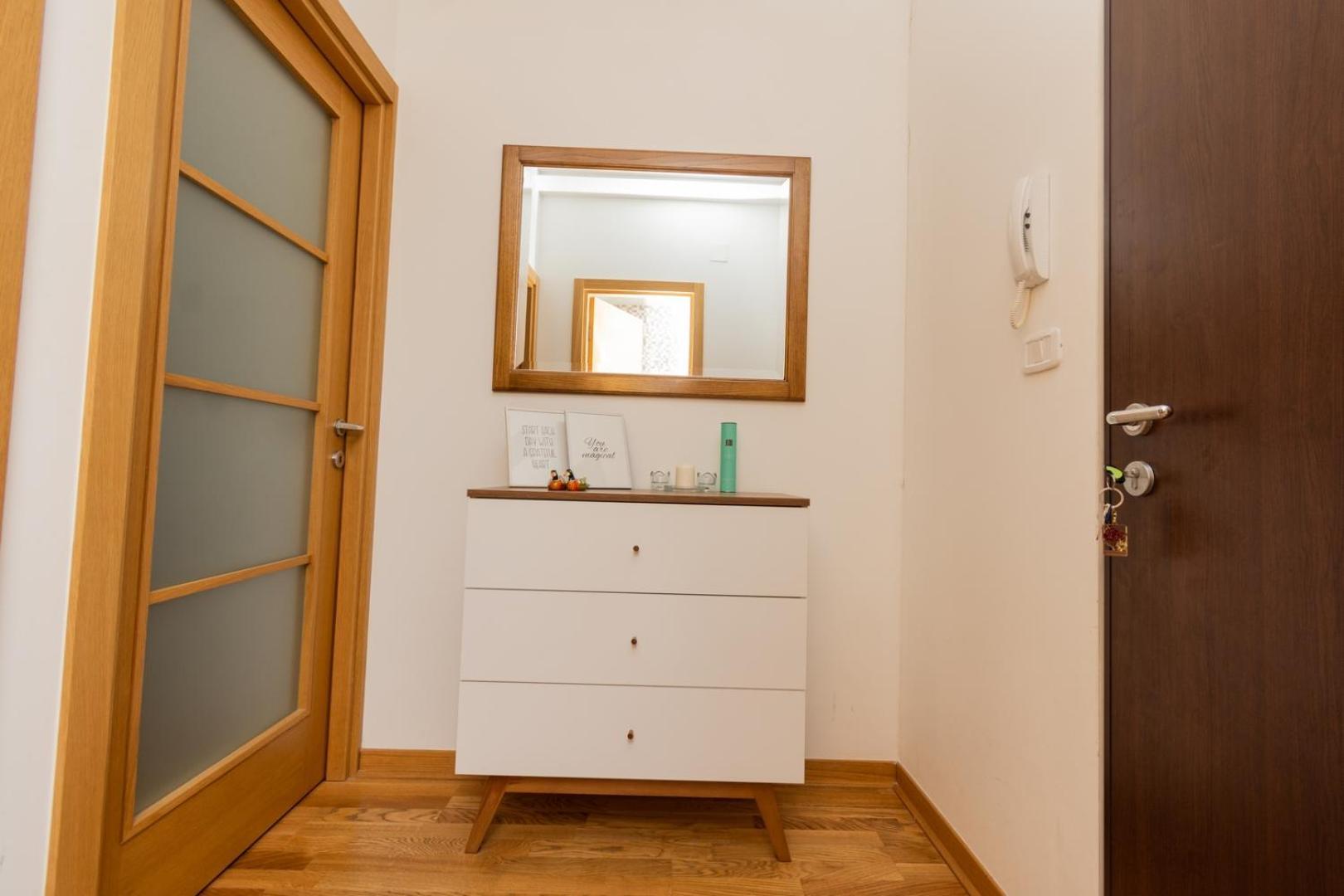 Lux City Apartment With Parking Podgoriţa Exterior foto