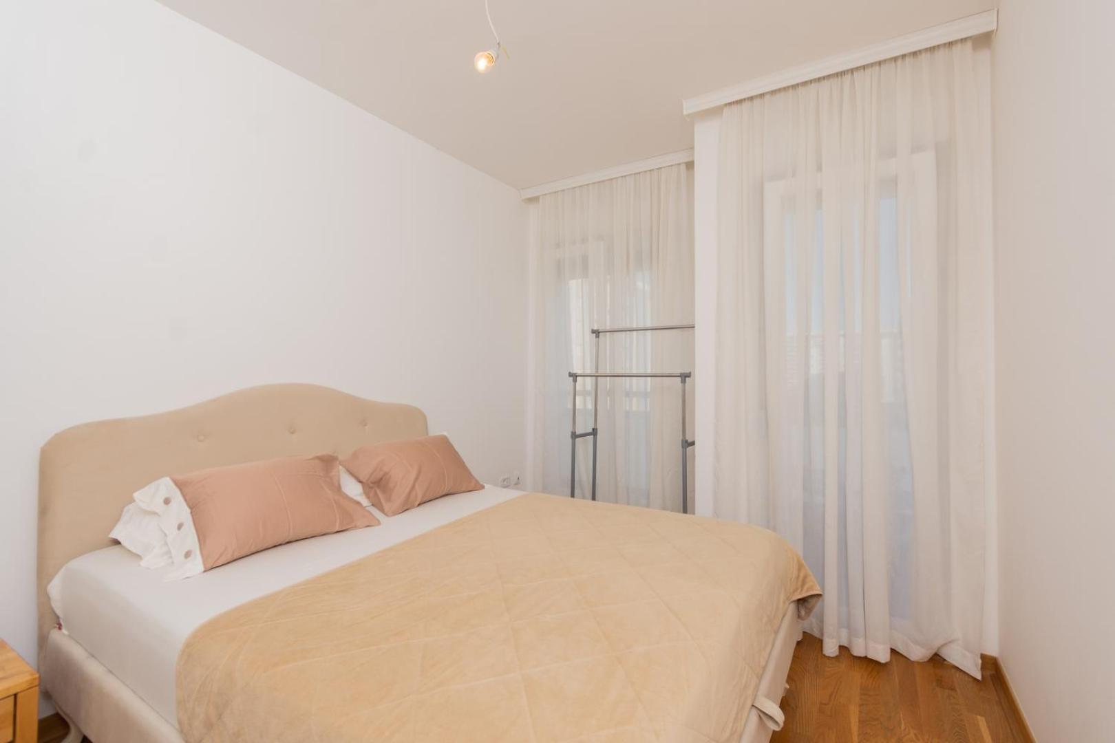 Lux City Apartment With Parking Podgoriţa Exterior foto